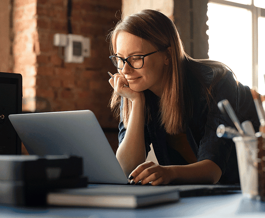 woman-at-laptop