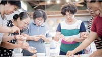 Bringing-Agile-Taiwan-Women-standing-working