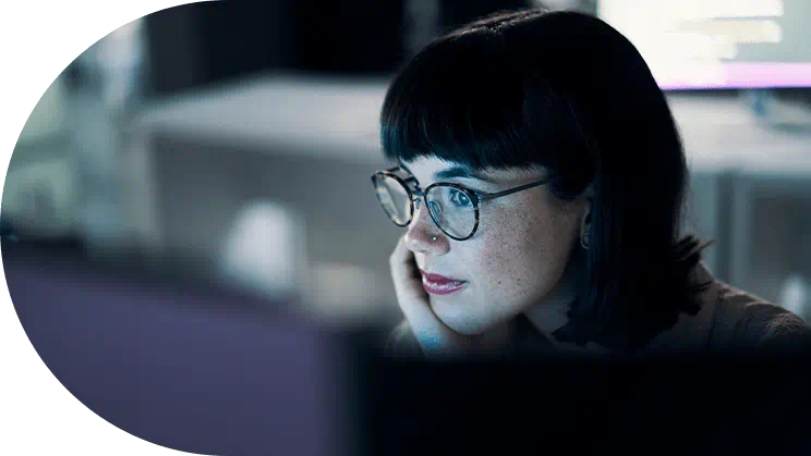 Late hours by the screen