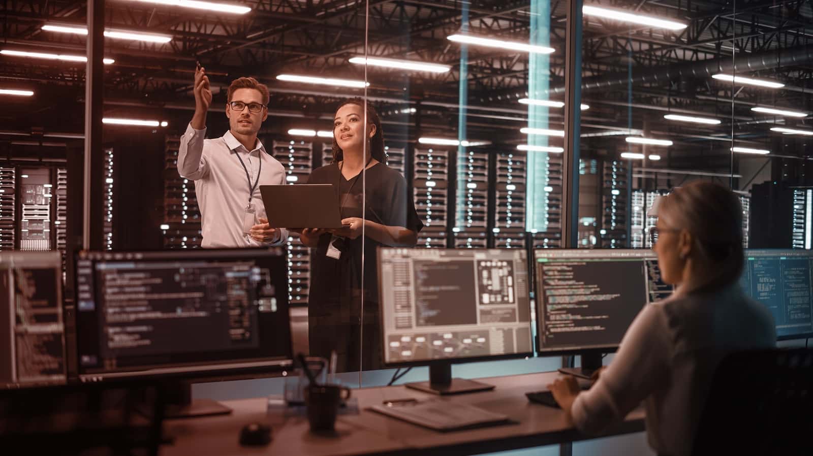 workers-in-tech-room