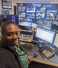 Nina-working-at-desk