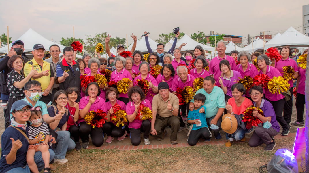 Bringing-Agile-Taiwan-Group-People-Standing