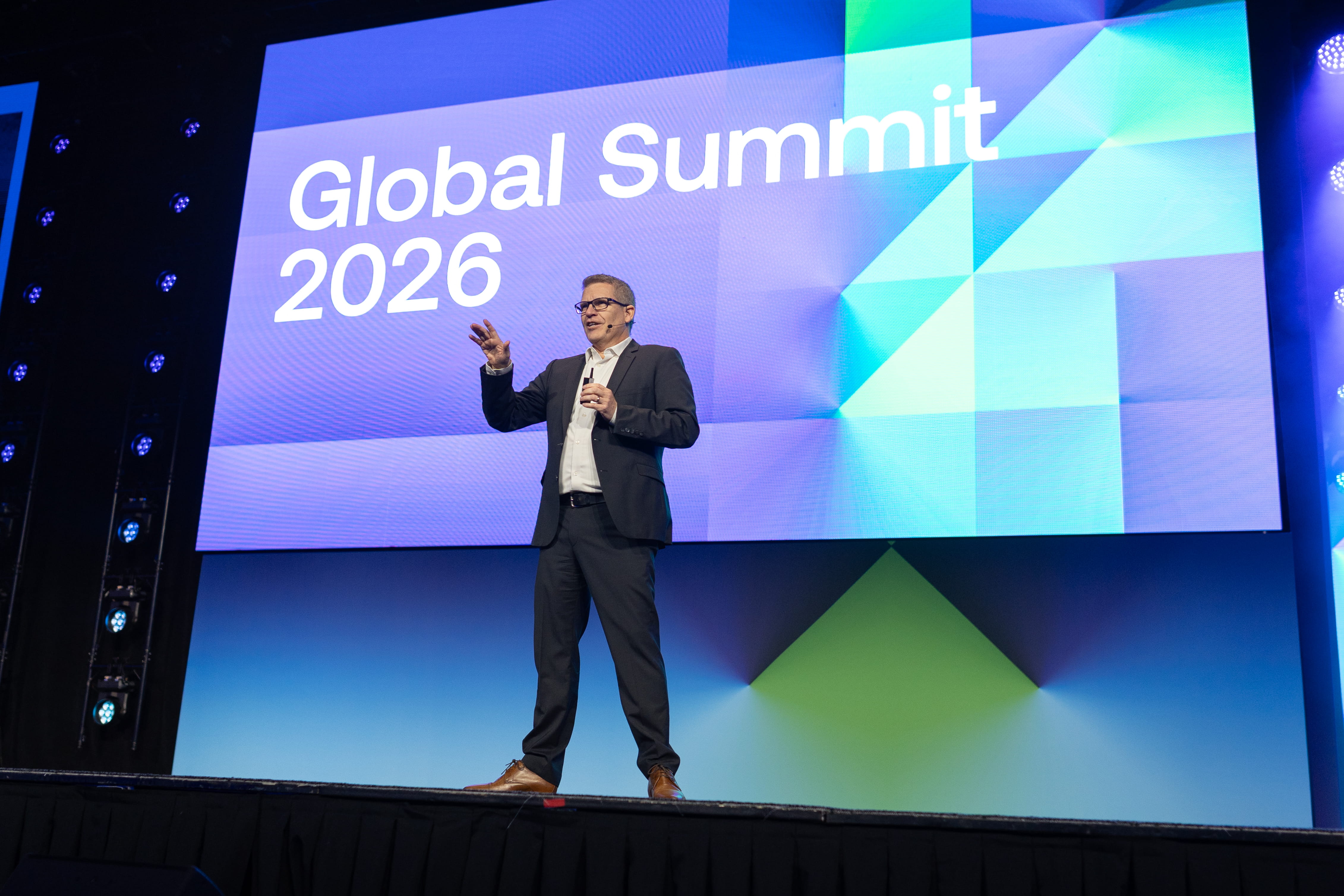 Johannes Heinlein-speaking-at-global-summit-2026