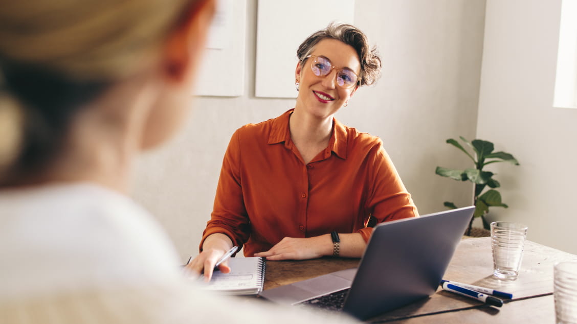woman-interviewing