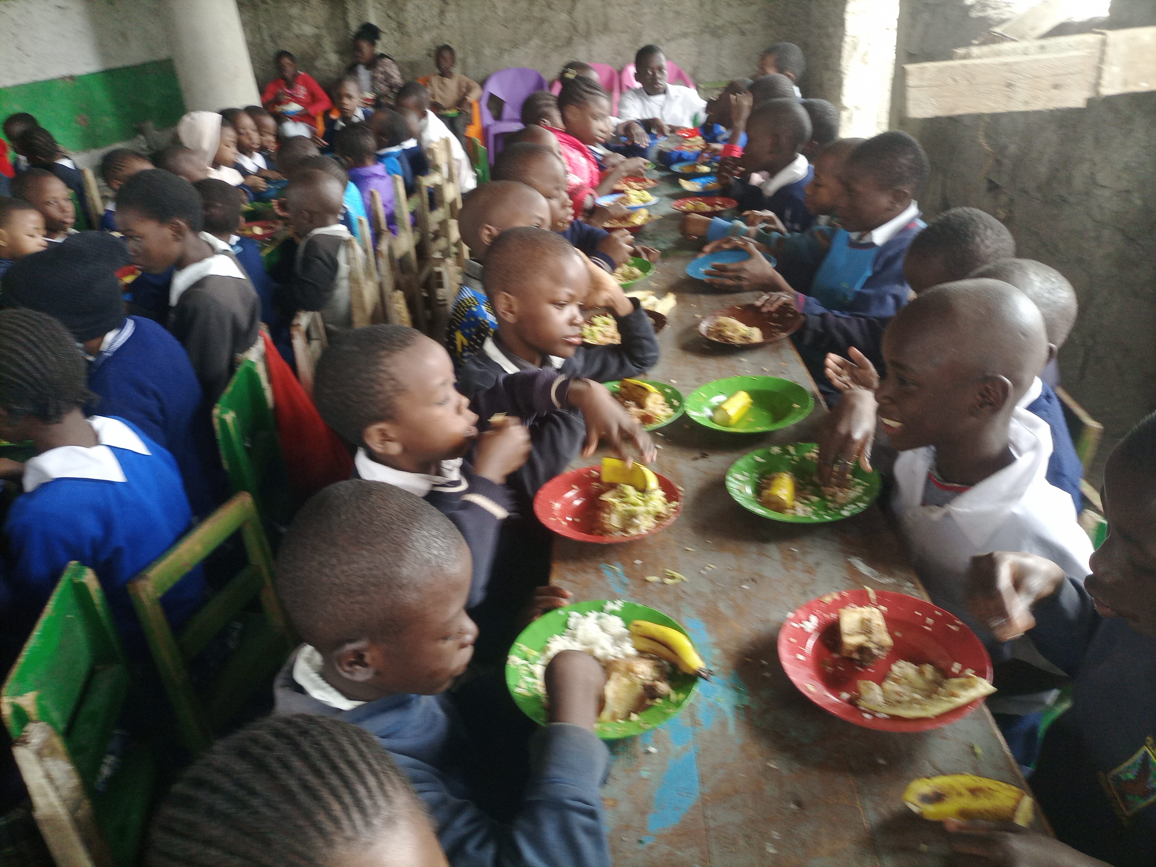 Hours-For-Impact-Seeding-Opportunity-Students-Eating-Table