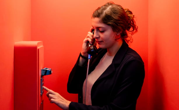 woman-on-payphone