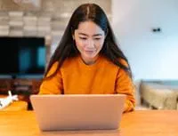 woman-working-on-laptop