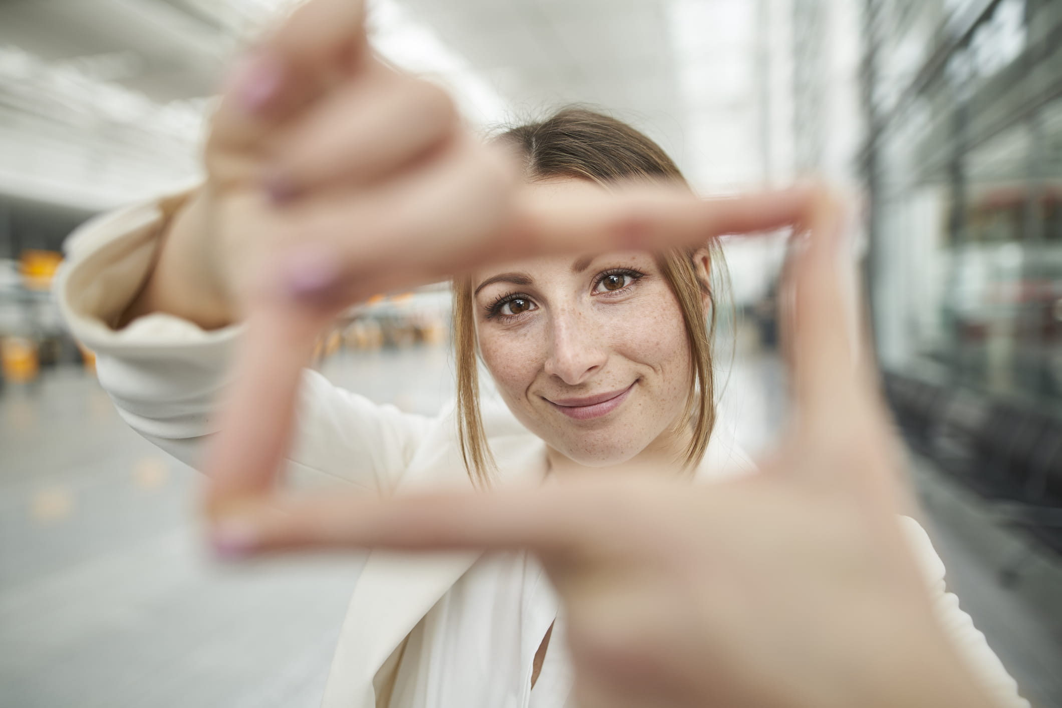 woman-making-a-square-with-fingers